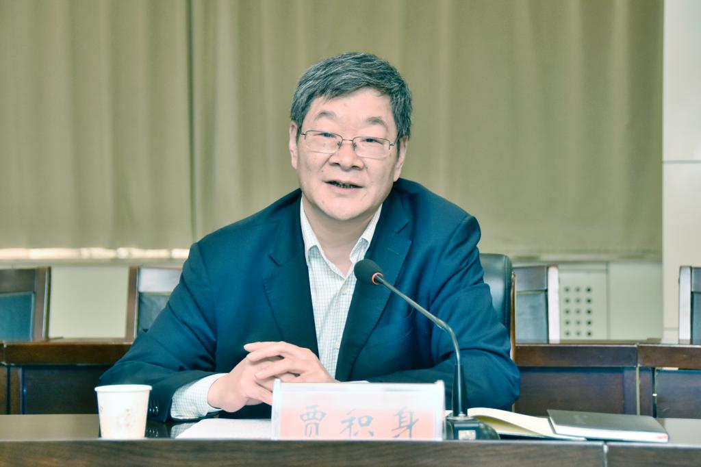校工会主席贾积身讲话